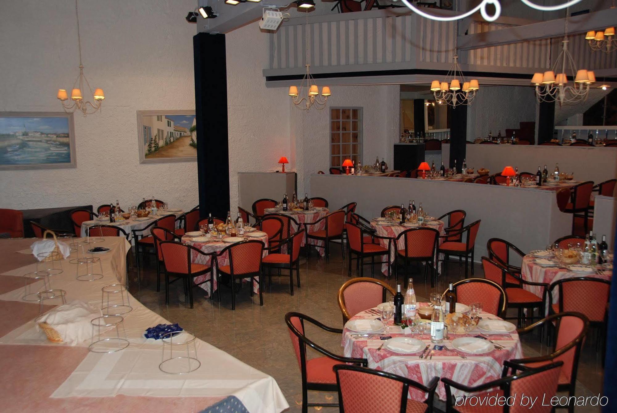 Hotel Les Gollandieres لو بوا بلاج أو ر المطعم الصورة